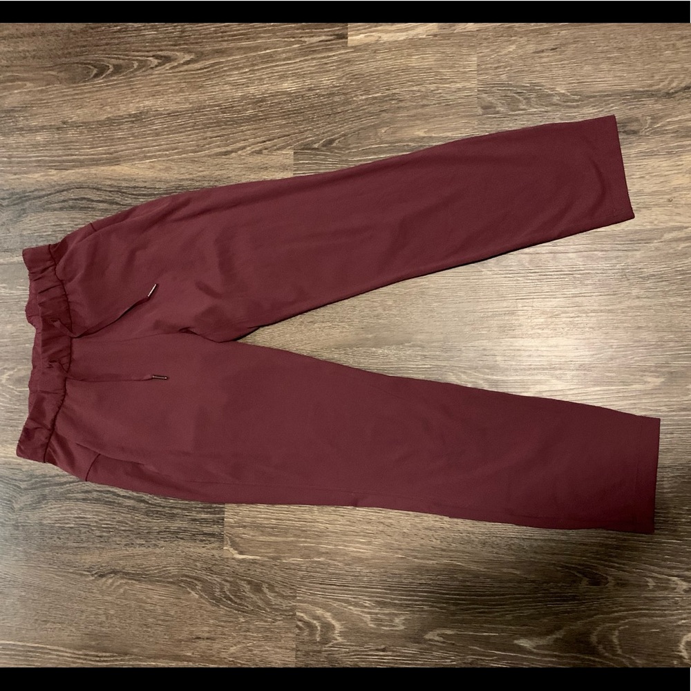 LULULEMON Wine On The Fly Pant 28” size 4